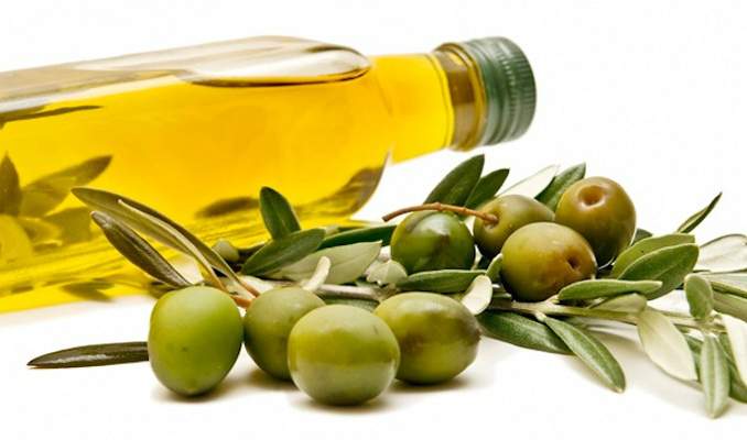 Manchas e cicatrizes da acne: 5 Remédios caseiros - azeite de oliva