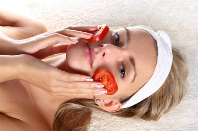Manchas e cicatrizes da acne: 5 Remédios caseiros - tomates